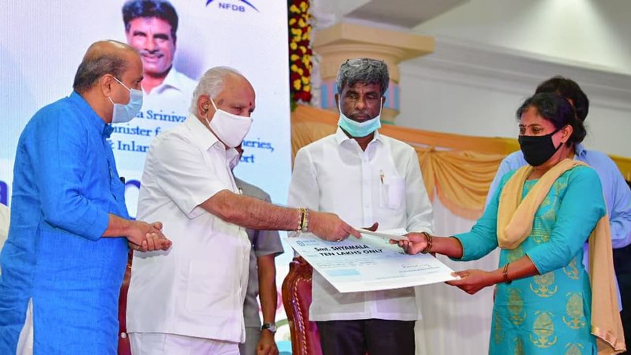 2 ವರ್ಷ ಆಗ್ತಾ ಬಂದ್ರೂ ಪತ್ತೆಯಾಗದ ಮೀನುಗಾರರು: ಕುಟುಂಬಕ್ಕೆ 10 ಲಕ್ಷ ರು. ಪರಿಹಾರ