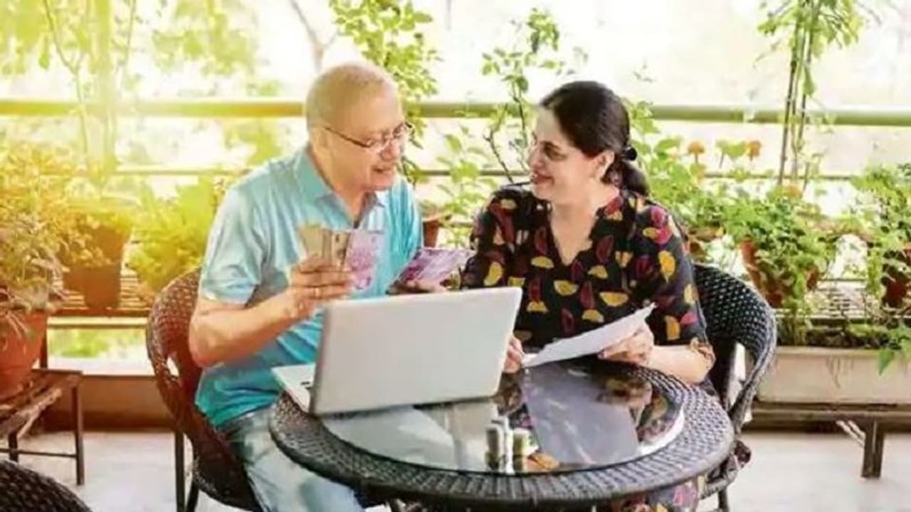 सरकार ने किया अटल पेंशन योजना के नियमों में बड़ा बदलाव, अब ये लोग नहीं कर सकेंगे निवेश सरकार ने किया अटल पेंशन योजना के नियमों में बड़ा बदलाव, अब ये लोग नहीं कर सकेंगे निवेश