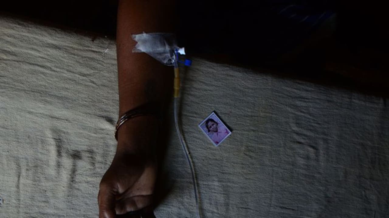 പെൻസിൽ പിടിക്കാൻ മടികാണിച്ച് 6വയസുകാരൻ, ദിവസങ്ങൾക്കുള്ളിൽ വെന്റിലേറ്ററിൽ, ജിബിഎസ് രോഗബാധയേക്കുറിച്ച് അധ്യാപിക