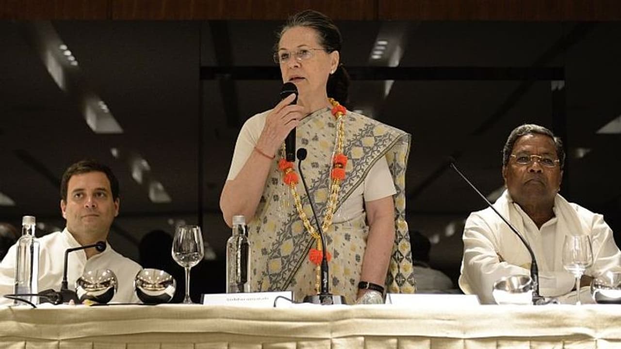 कांग्रेस ने किया बड़ा ऐलान, प्रतिभा वीरभद्र सिंह होंगी हिमाचल की अध्यक्ष, आनंद शर्मा संचालन कमेटी के चेयरमैन कांग्रेस ने किया बड़ा ऐलान, प्रतिभा वीरभद्र सिंह होंगी हिमाचल की अध्यक्ष, आनंद शर्मा संचालन कमेटी के चेयरमैन