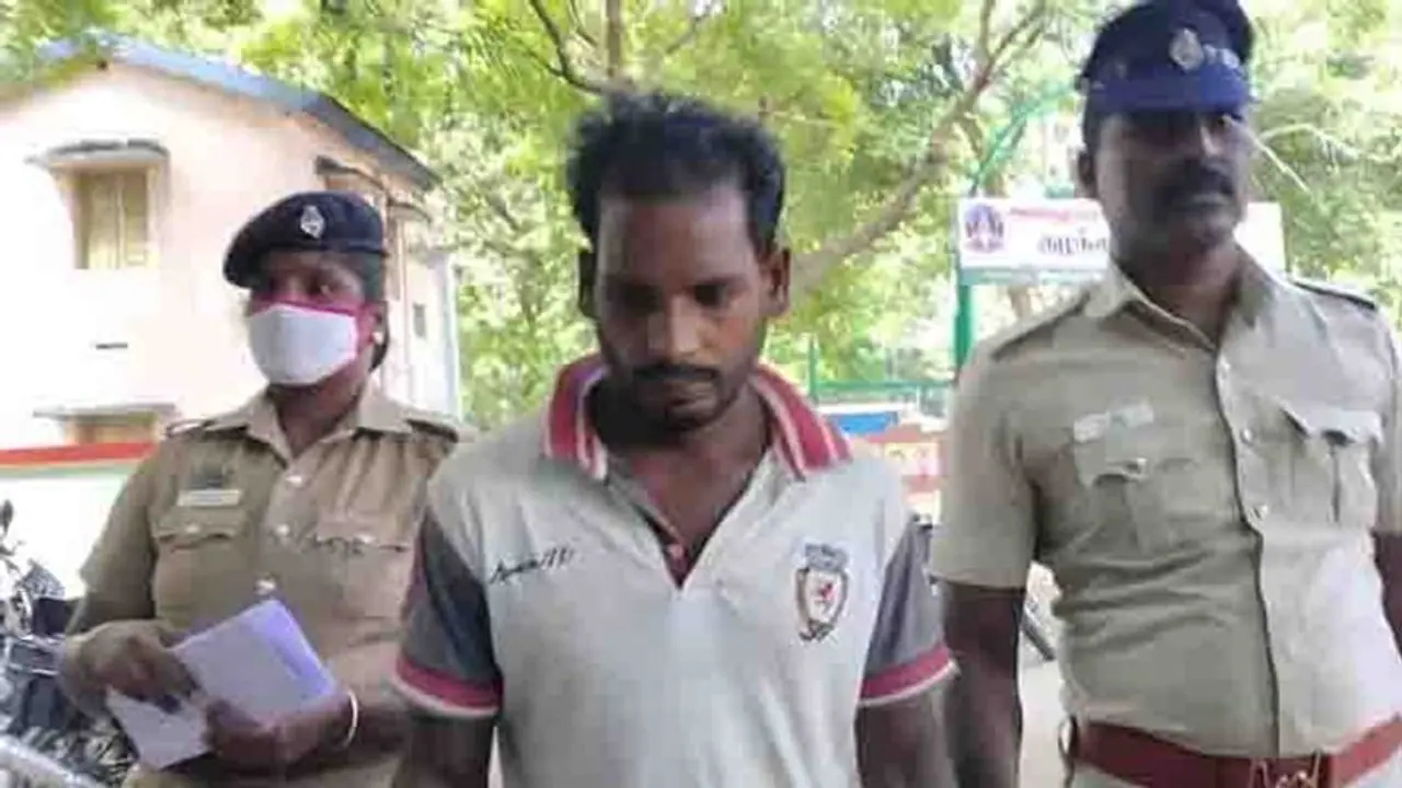 குடிபோதையில் பெற்றமகளை மிரட்டி மிரட்டி சூறையாடி கர்ப்பமாக்கிய தந்தை போக்சோ சட்டத்தில் கைது.! குடிபோதையில் பெற்றமகளை மிரட்டி மிரட்டி சூறையாடி கர்ப்பமாக்கிய தந்தை போக்சோ சட்டத்தில் கைது.!