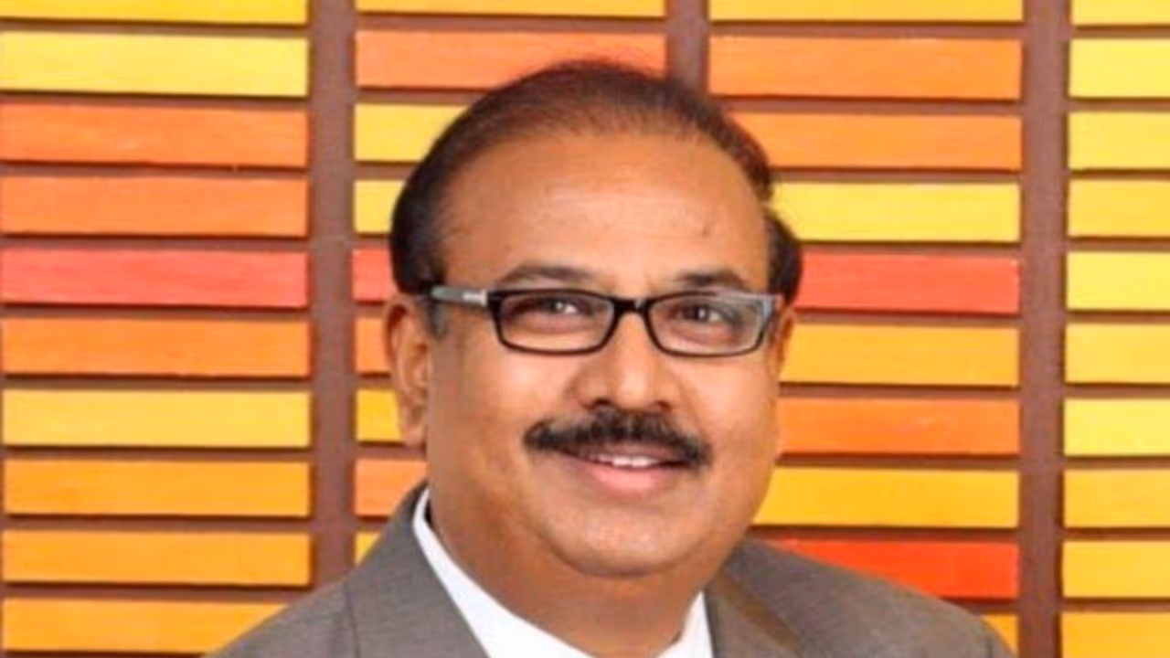 Vaccine Update : बूस्टर डोज देने का सही समय दूसरी डोज के 6 महीने बाद : भारत बायोटेक के सीएमडी Vaccine Update : बूस्टर डोज देने का सही समय दूसरी डोज के 6 महीने बाद : भारत बायोटेक के सीएमडी