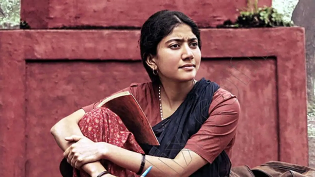 பிரபல தமிழ் காமெடி நடிகருக்கு ஜோடியாகிறாரா சாய் பல்லவி? பிரபல தமிழ் காமெடி நடிகருக்கு ஜோடியாகிறாரா சாய் பல்லவி?