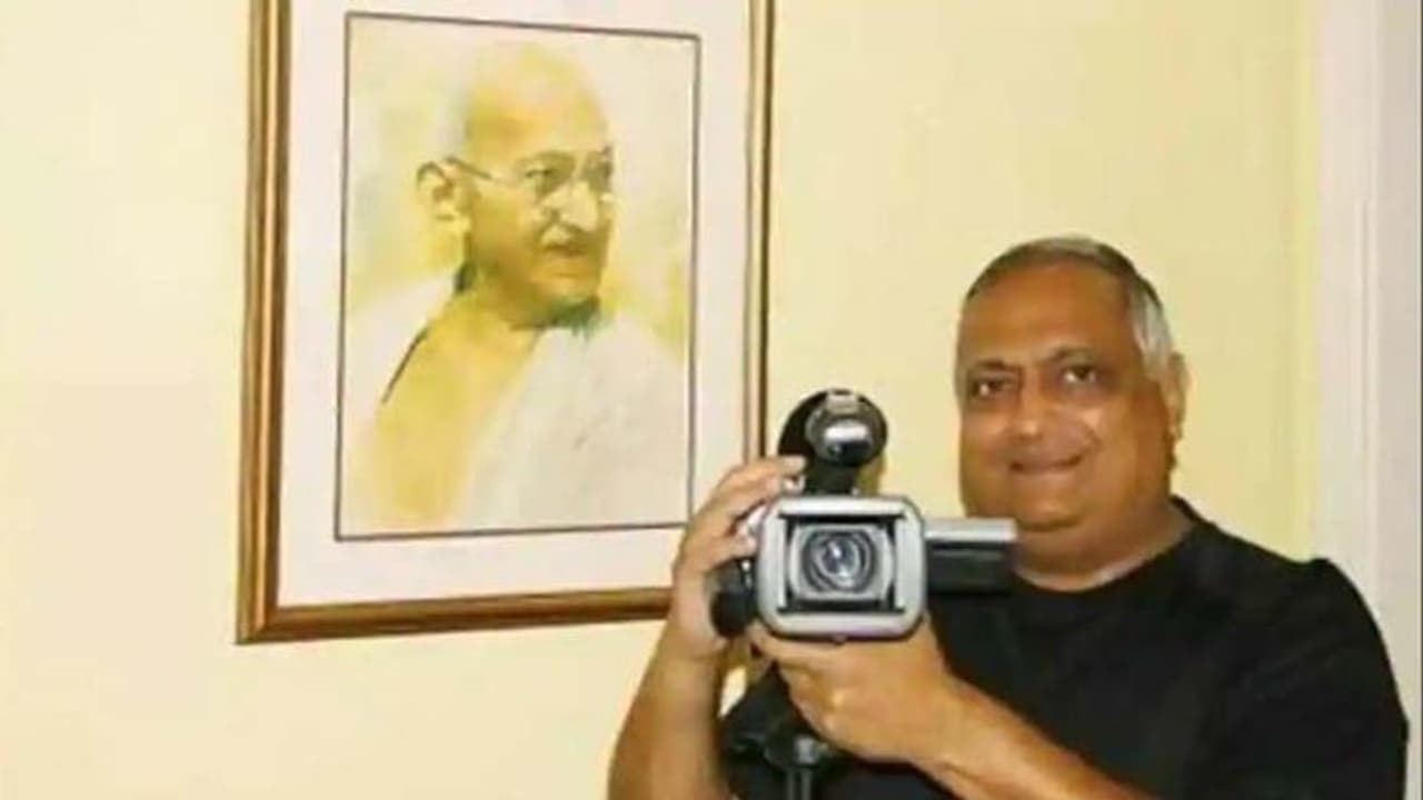 राष्ट्रपिता महात्मा गांधी के परपोते का निधन, कोरोना संक्रमण के बाद अस्पताल में थे भर्ती राष्ट्रपिता महात्मा गांधी के परपोते का निधन, कोरोना संक्रमण के बाद अस्पताल में थे भर्ती