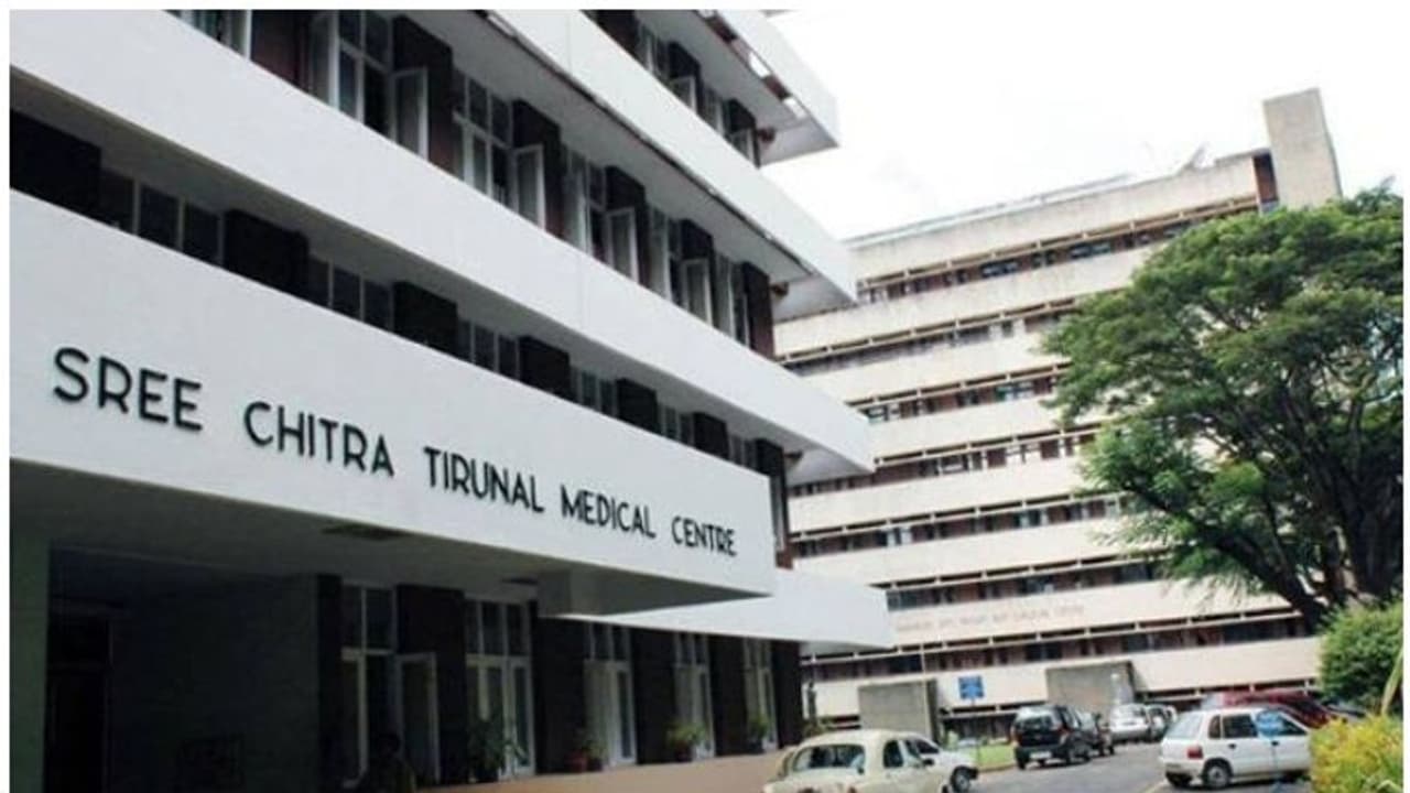 Covid leave : 'കൊവിഡ് സ്പെഷൽ ലീവ് നൽകുന്നില്ല', ശ്രീചിത്ര ആശുപത്രിക്കെതിരെ ജീവനക്കാരുടെ പരാതി Covid leave : 'കൊവിഡ് സ്പെഷൽ ലീവ് നൽകുന്നില്ല', ശ്രീചിത്ര ആശുപത്രിക്കെതിരെ ജീവനക്കാരുടെ പരാതി