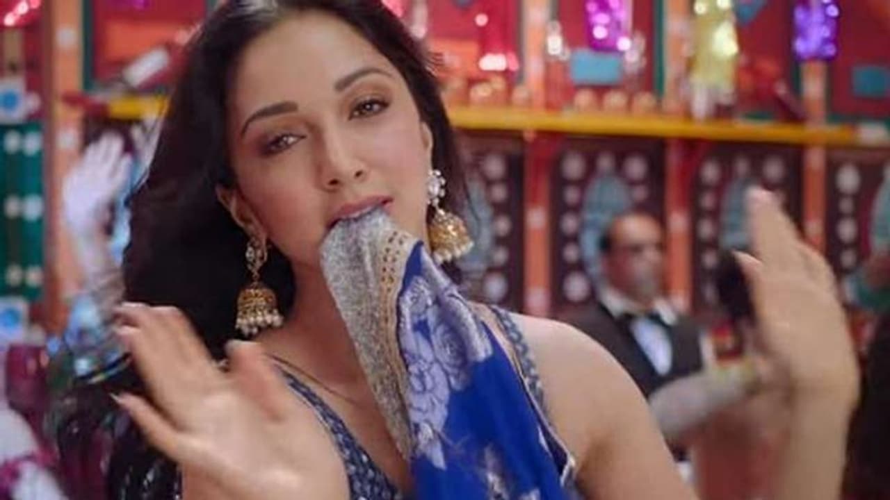 इंदु की जवानी: कियारा को पाकिस्तानी लड़के से हुआ प्यार, डेटिंग एप के जरिए घर आई मुसीबत इंदु की जवानी: कियारा को पाकिस्तानी लड़के से हुआ प्यार, डेटिंग एप के जरिए घर आई मुसीबत