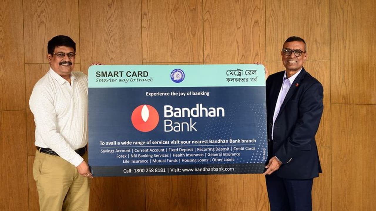 Kolkata Metro joins hands with Bandhan Bank Kolkata Metro joins hands with Bandhan Bank