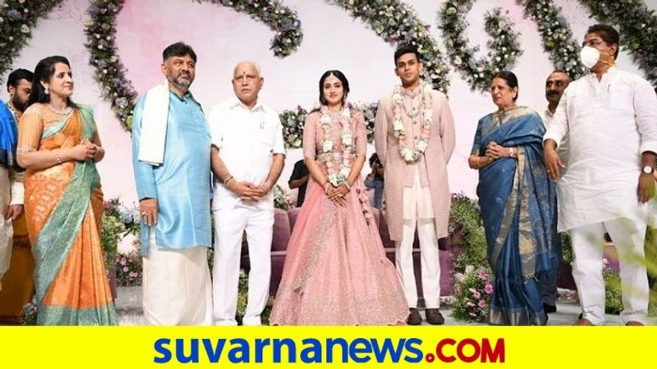 'ನನ್ನ ಮಗಳ ನಿಶ್ಚಿತಾರ್ಥ ದಿನವೇ ನೋಟಿಸ್, ನನ್ನೊಬ್ಬನಿಗೆ ಏಕೆ ತೊಂದ್ರೆ'? 'ನನ್ನ ಮಗಳ ನಿಶ್ಚಿತಾರ್ಥ ದಿನವೇ ನೋಟಿಸ್, ನನ್ನೊಬ್ಬನಿಗೆ ಏಕೆ ತೊಂದ್ರೆ'?