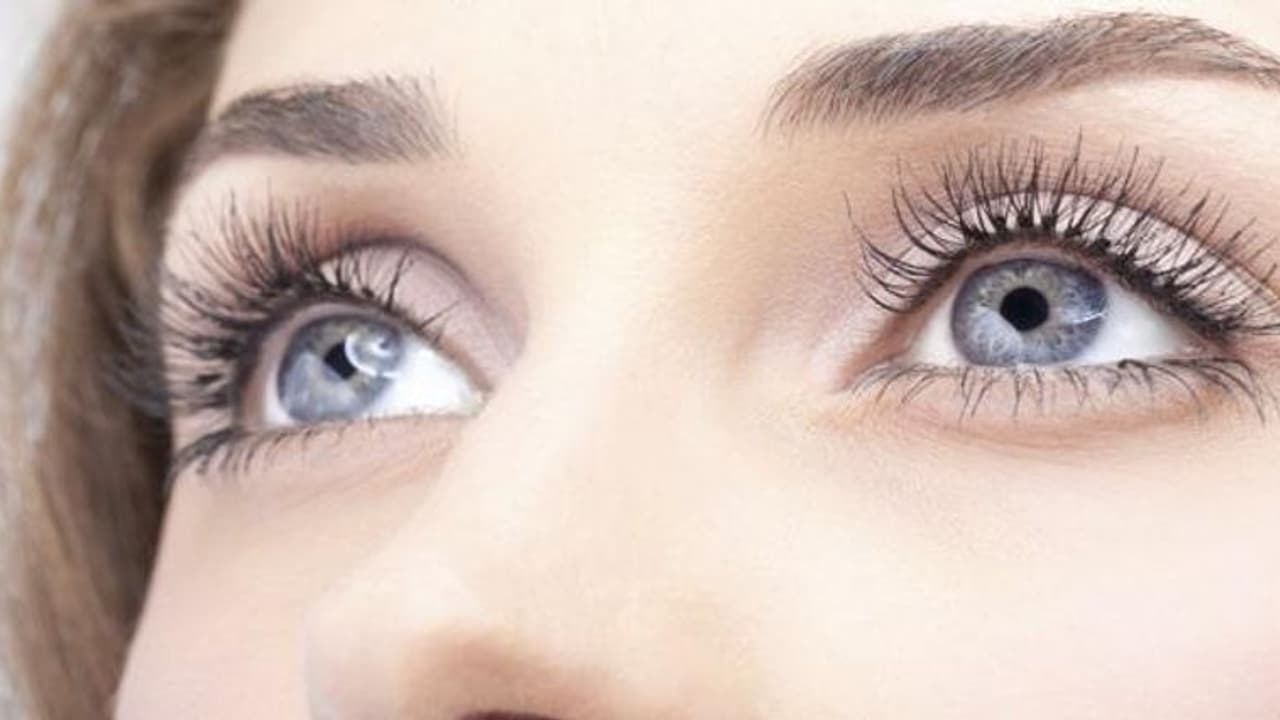 Health Tips : കാഴ്ച്ചശക്തി കൂട്ടാൻ സഹായിക്കുന്ന ആറ് മികച്ച സൂപ്പർ ഫുഡുകൾ