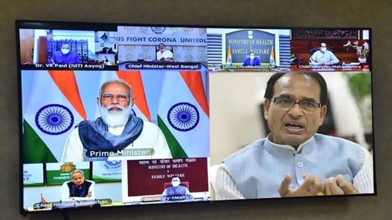 PM की समीक्षा बैठक: MP में पहले 5 लाख स्वास्थ्य कर्मियों और फिर बुजुर्गों को लगेगा टीका PM की समीक्षा बैठक: MP में पहले 5 लाख स्वास्थ्य कर्मियों और फिर बुजुर्गों को लगेगा टीका