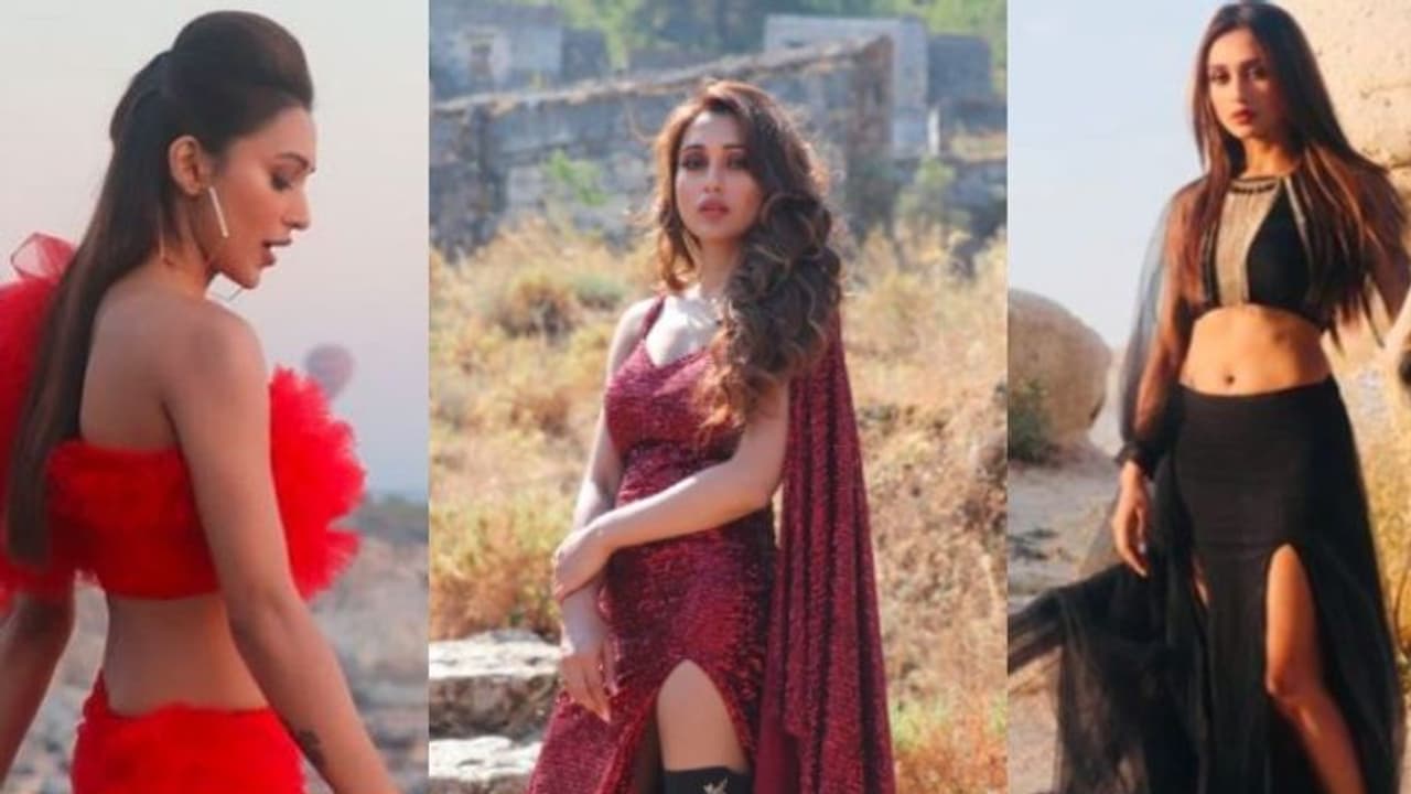 'তুমি তো ফুল অন HOT', মিমির উষ্ণতায় ঘাম ঝড় টলিউডের এই তারকার 'তুমি তো ফুল অন HOT', মিমির উষ্ণতায় ঘাম ঝড় টলিউডের এই তারকার