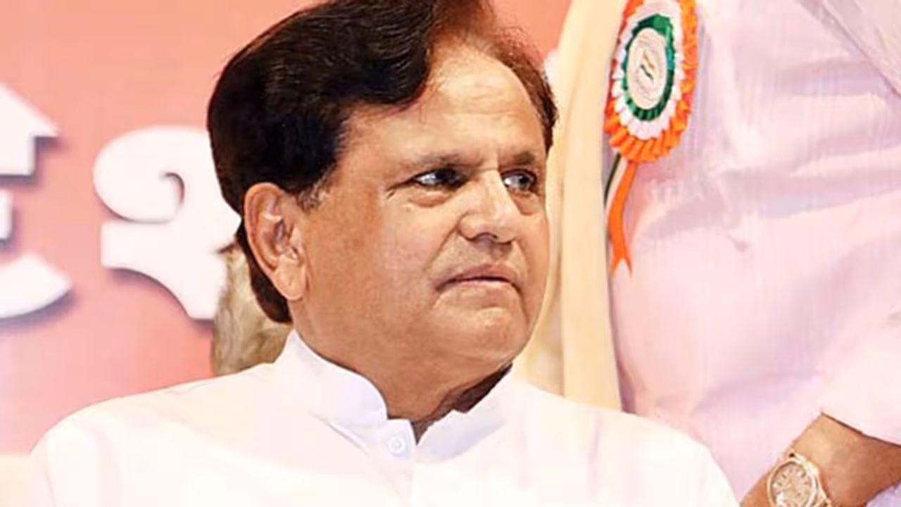 'Dancing to tune of its political master': Congress slams SIT for claiming Ahmed Patel plotted against Modi 'Dancing to tune of its political master': Congress slams SIT for claiming Ahmed Patel plotted against Modi