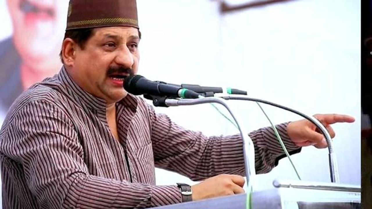 फ्रांस के विरोध में सभा के दौरान धार्मिक भावनाएं भड़काने वाले कांग्रेस MLA मसूद ने नहीं किया सरेंडर फ्रांस के विरोध में सभा के दौरान धार्मिक भावनाएं भड़काने वाले कांग्रेस MLA मसूद ने नहीं किया सरेंडर