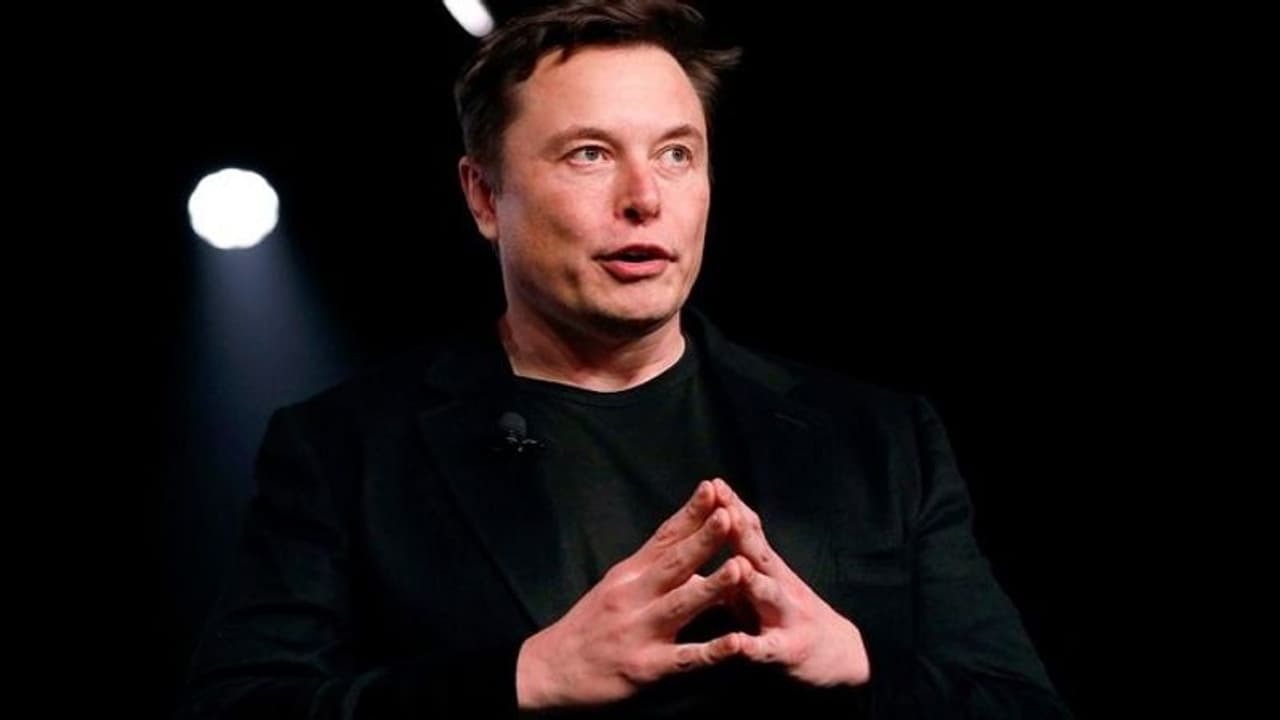 Tesla के शेयरों ने 1 साल में दिया 550 फीसदी का रिटर्न, मार्केट कैप है रिलायंस से 3 गुना ज्यादा Tesla के शेयरों ने 1 साल में दिया 550 फीसदी का रिटर्न, मार्केट कैप है रिलायंस से 3 गुना ज्यादा