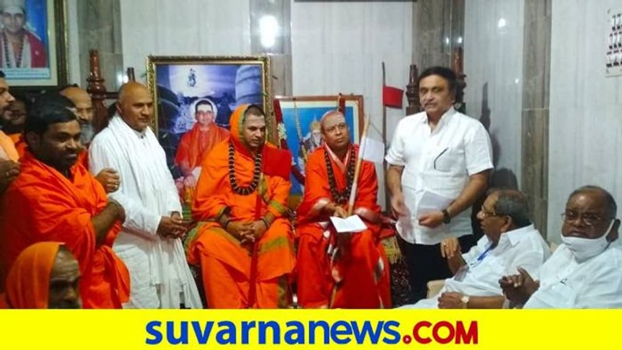 ಕೊಟ್ಟೂರು: 'ರಂಭಾಪುರಿ ಶ್ರೀ ಹೇಳಿಕೆ ಪರಿಗಣನೆ ಇಲ್ಲ' ಕೊಟ್ಟೂರು: 'ರಂಭಾಪುರಿ ಶ್ರೀ ಹೇಳಿಕೆ ಪರಿಗಣನೆ ಇಲ್ಲ'