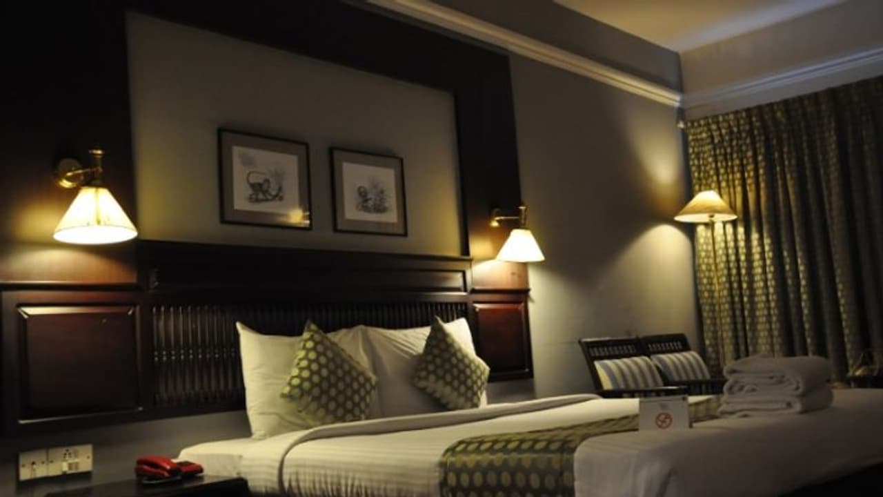 റവന്യൂ റിക്കവറി നേരിട്ടിരുന്ന റിസോർട്ട് വിലയ്ക്കുവാങ്ങി സിപിഎം നിയന്ത്രണത്തിലുള്ള സർവ്വീസ് സഹകരണ ബാങ്ക്