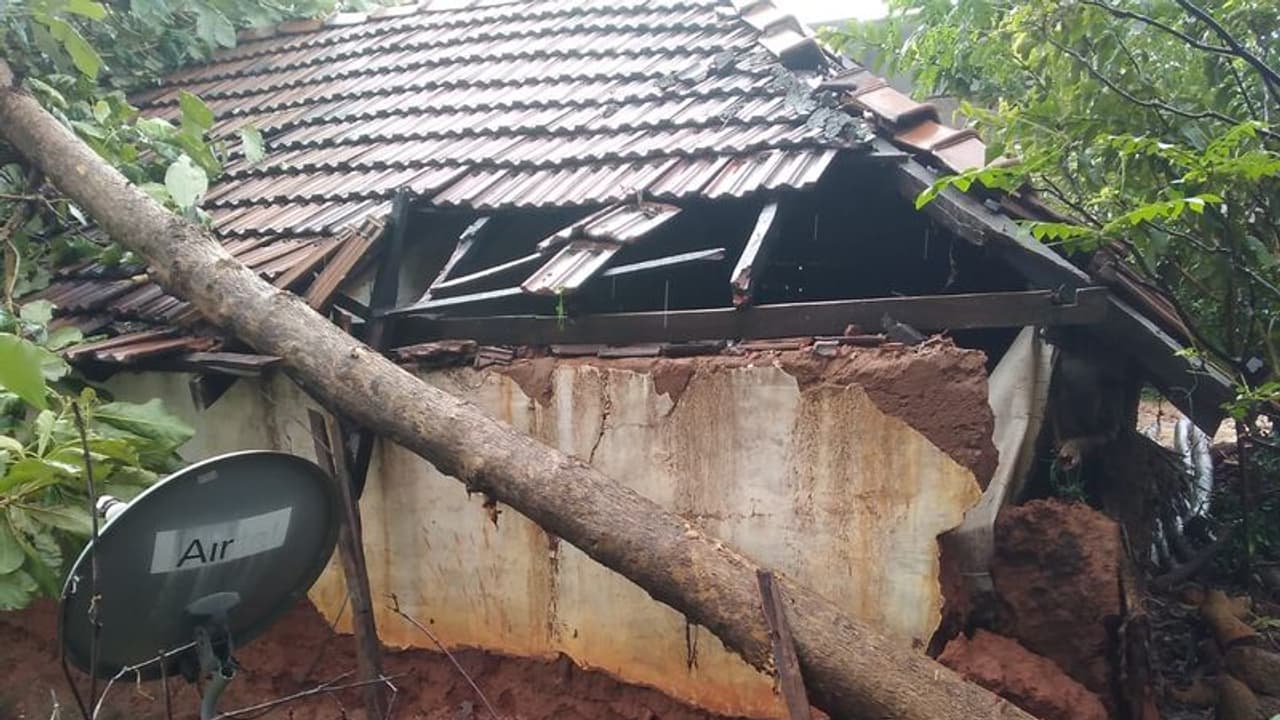 தமிழகம் நோக்கி வேகமாக வரும் அடுத்த புயல்... மக்களுக்கு அபாய எச்சரிக்கை விடுக்கும் வானிலை மையம்..! தமிழகம் நோக்கி வேகமாக வரும் அடுத்த புயல்... மக்களுக்கு அபாய எச்சரிக்கை விடுக்கும் வானிலை மையம்..!