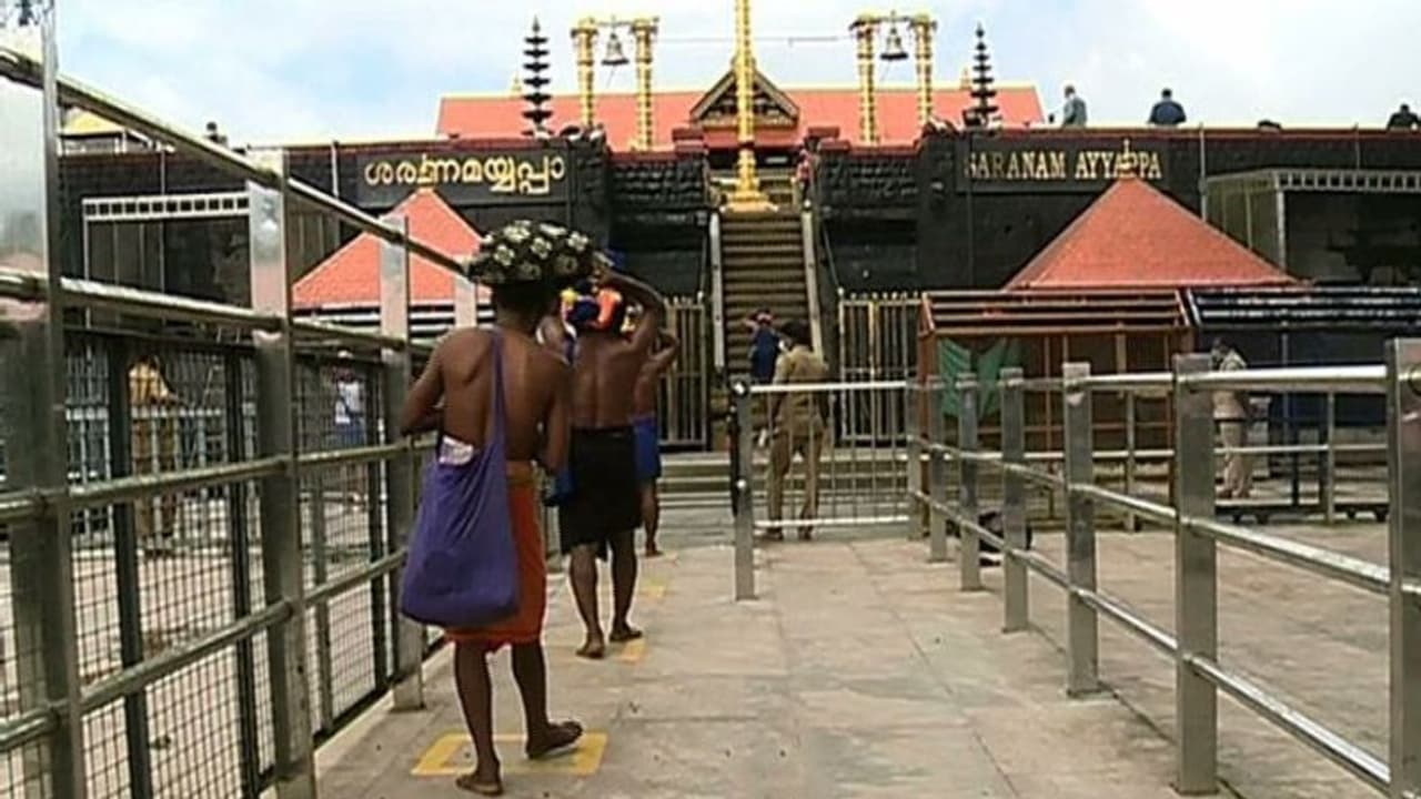 കർശന നിയന്ത്രണങ്ങളോടെ മകരവിളക്ക് മഹോത്സവം; സന്നിധാനത്ത് ഇന്ന് അയ്യായിരം പേർക്ക് ദർശനം കർശന നിയന്ത്രണങ്ങളോടെ മകരവിളക്ക് മഹോത്സവം; സന്നിധാനത്ത് ഇന്ന് അയ്യായിരം പേർക്ക് ദർശനം