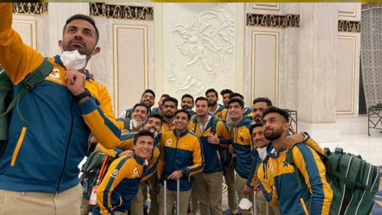 17 വയസെന്ന് പറയുന്ന പല പാക് ബൗളര്മാര്ക്കും പ്രായം 27; വിവാദ പ്രസ്താവനയുമായി മുന്താരം 17 വയസെന്ന് പറയുന്ന പല പാക് ബൗളര്മാര്ക്കും പ്രായം 27; വിവാദ പ്രസ്താവനയുമായി മുന്താരം