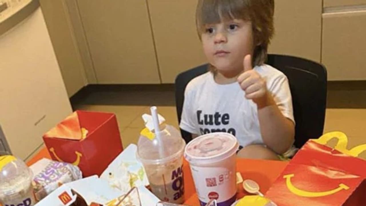 അമ്മയുടെ ഫോണ്‍ അബദ്ധത്തില്‍ കയ്യില്‍ കിട്ടി; നാലുവയസുകാരന്‍ ചെയ്തത്...