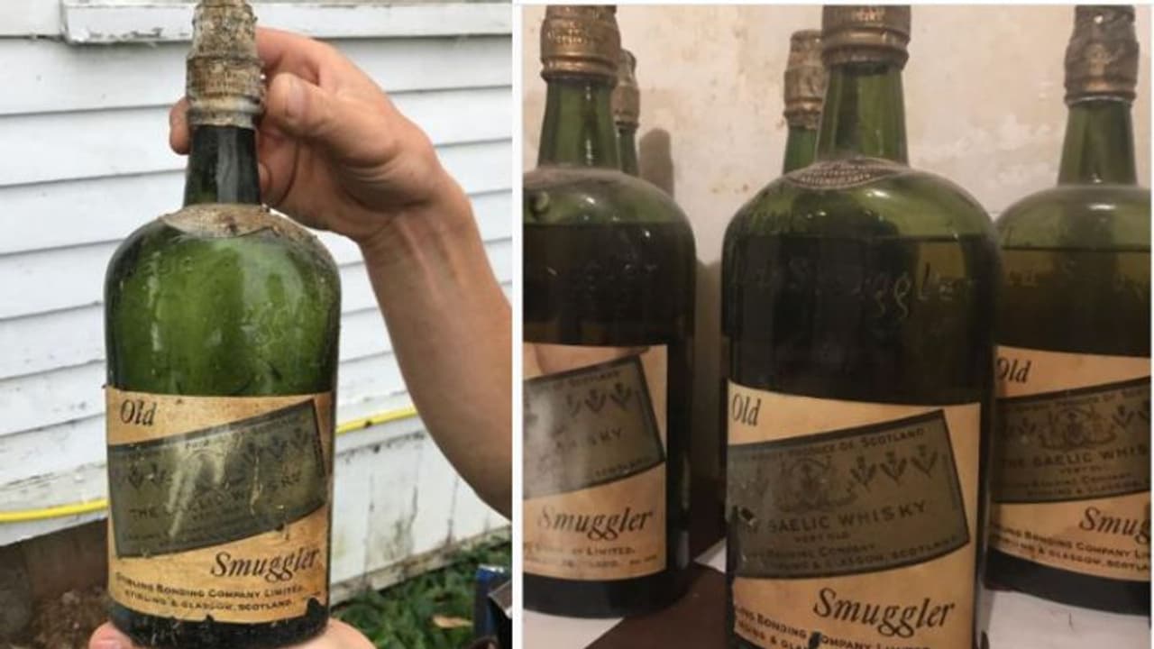 വീടിന്റെ ഭിത്തി പൊളിച്ചപ്പോള് കിട്ടിയത് 100 വര്ഷം പഴക്കമുള്ള 66 മദ്യകുപ്പികള്, അമ്പരന്ന് കുടുംബം വീടിന്റെ ഭിത്തി പൊളിച്ചപ്പോള് കിട്ടിയത് 100 വര്ഷം പഴക്കമുള്ള 66 മദ്യകുപ്പികള്, അമ്പരന്ന് കുടുംബം