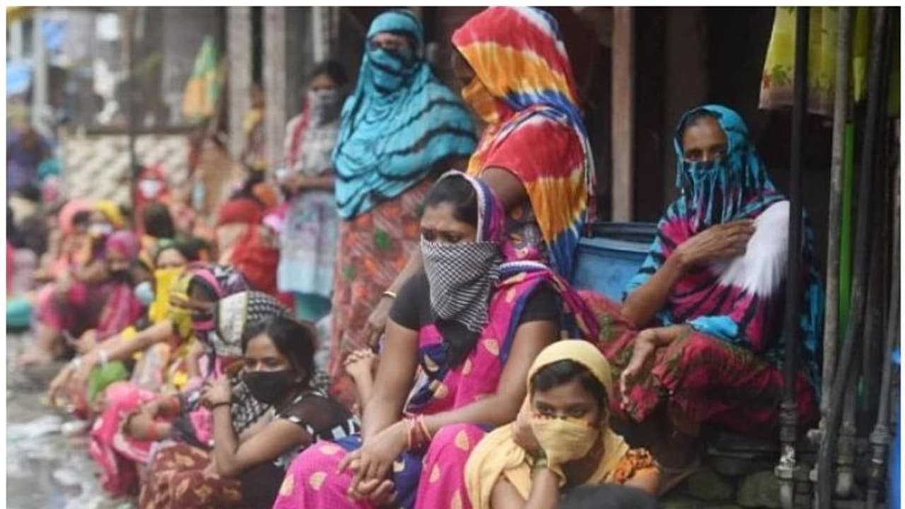 കൊവിഡ് ജോലി ഇല്ലാതാക്കി; ലൈംഗിക തൊഴിലാളികൾക്ക് മാസം 5000 രൂപ അനുവദിച്ച് മഹാരാഷ്ട്ര സർക്കാർ കൊവിഡ് ജോലി ഇല്ലാതാക്കി; ലൈംഗിക തൊഴിലാളികൾക്ക് മാസം 5000 രൂപ അനുവദിച്ച് മഹാരാഷ്ട്ര സർക്കാർ