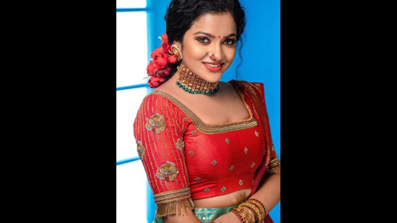 சித்ரா மரண மர்மத்தை விலக்க ஒரே ஒரு துருப்புச்சீட்டு... இன்னும் சற்று நேரத்தில் ஆரம்பமாகிறது உடற்கூராய்வு...! சித்ரா மரண மர்மத்தை விலக்க ஒரே ஒரு துருப்புச்சீட்டு... இன்னும் சற்று நேரத்தில் ஆரம்பமாகிறது உடற்கூராய்வு...!