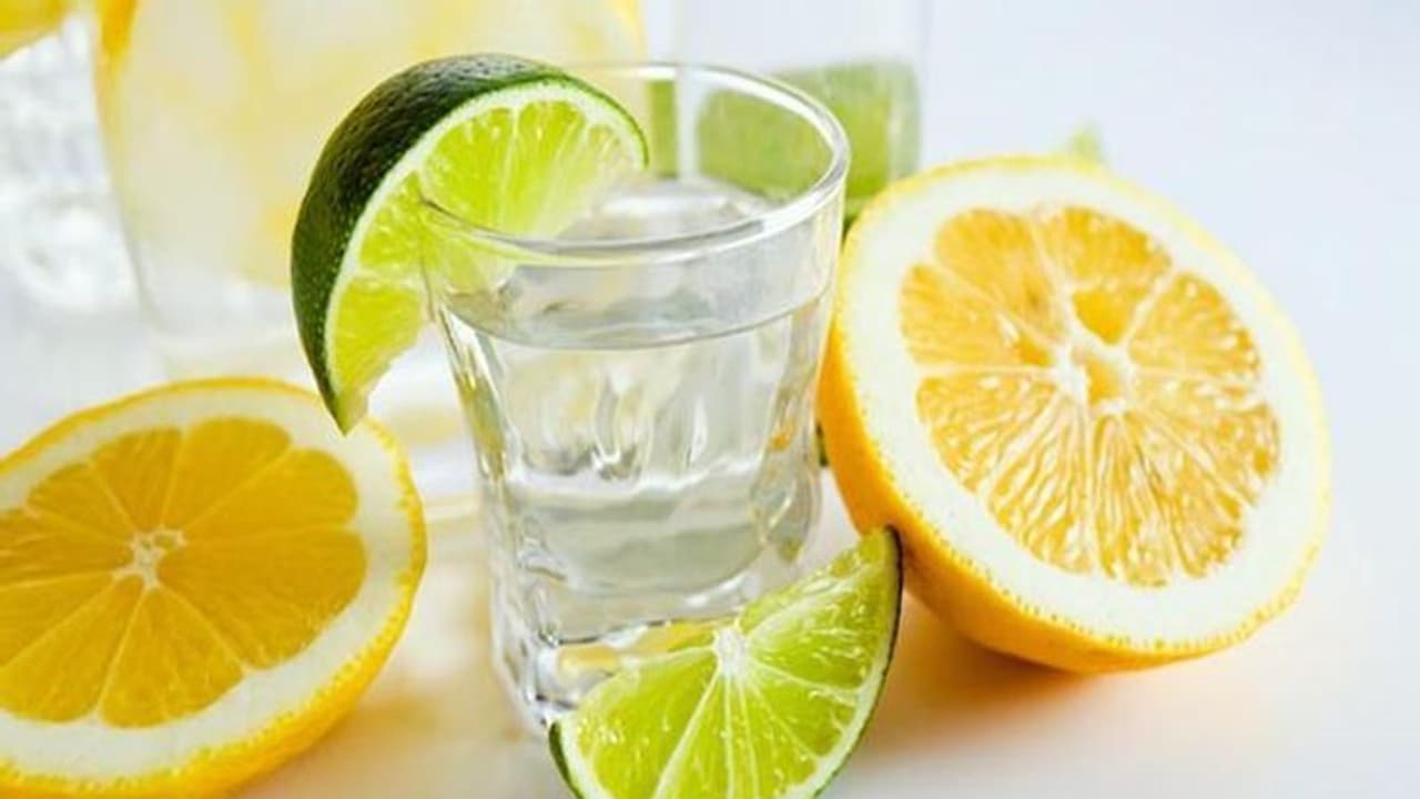 ചെറുനാരങ്ങ പതിവായി കഴിക്കുന്നത് കൊണ്ട് ആരോഗ്യത്തിന് അപകടമുണ്ടോ? ചെറുനാരങ്ങ പതിവായി കഴിക്കുന്നത് കൊണ്ട് ആരോഗ്യത്തിന് അപകടമുണ്ടോ?