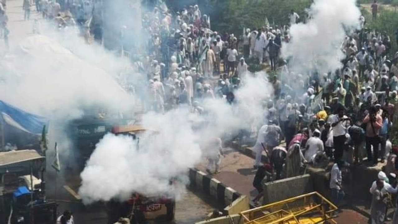 রোহতকে মৃত্যু আন্দোলনরত কৃষকের, সিএএ এনআরসি'র পর ফের চাপ বাড়ছে মোদী সরকারের উপর রোহতকে মৃত্যু আন্দোলনরত কৃষকের, সিএএ এনআরসি'র পর ফের চাপ বাড়ছে মোদী সরকারের উপর