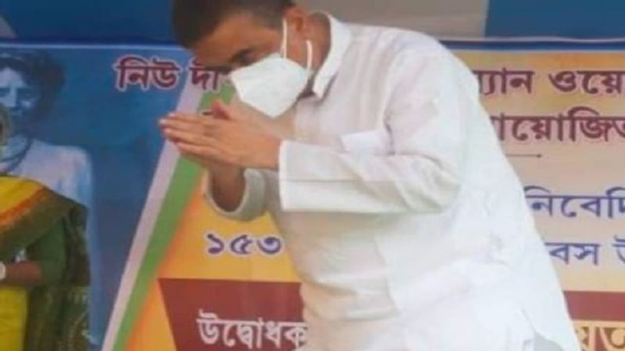 ಭುಗಿಲೆದ್ದ ಅಸಮಾಧಾನ: ರಾಜೀನಾಮೆ ಪತ್ರವನ್ನ ಸಿಎಂ, ರಾಜ್ಯಪಾಲರಿಗೆ ರವಾನಿಸಿದ ಸಚಿವ ಭುಗಿಲೆದ್ದ ಅಸಮಾಧಾನ: ರಾಜೀನಾಮೆ ಪತ್ರವನ್ನ ಸಿಎಂ, ರಾಜ್ಯಪಾಲರಿಗೆ ರವಾನಿಸಿದ ಸಚಿವ