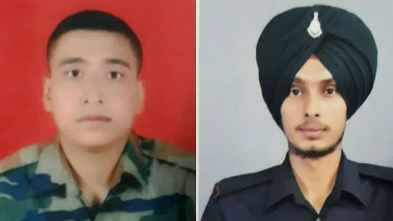 पाकिस्तान ने फिर किया सीजफायर उल्लंघन, राजौरी में सेना के दो जवान शहीद पाकिस्तान ने फिर किया सीजफायर उल्लंघन, राजौरी में सेना के दो जवान शहीद
