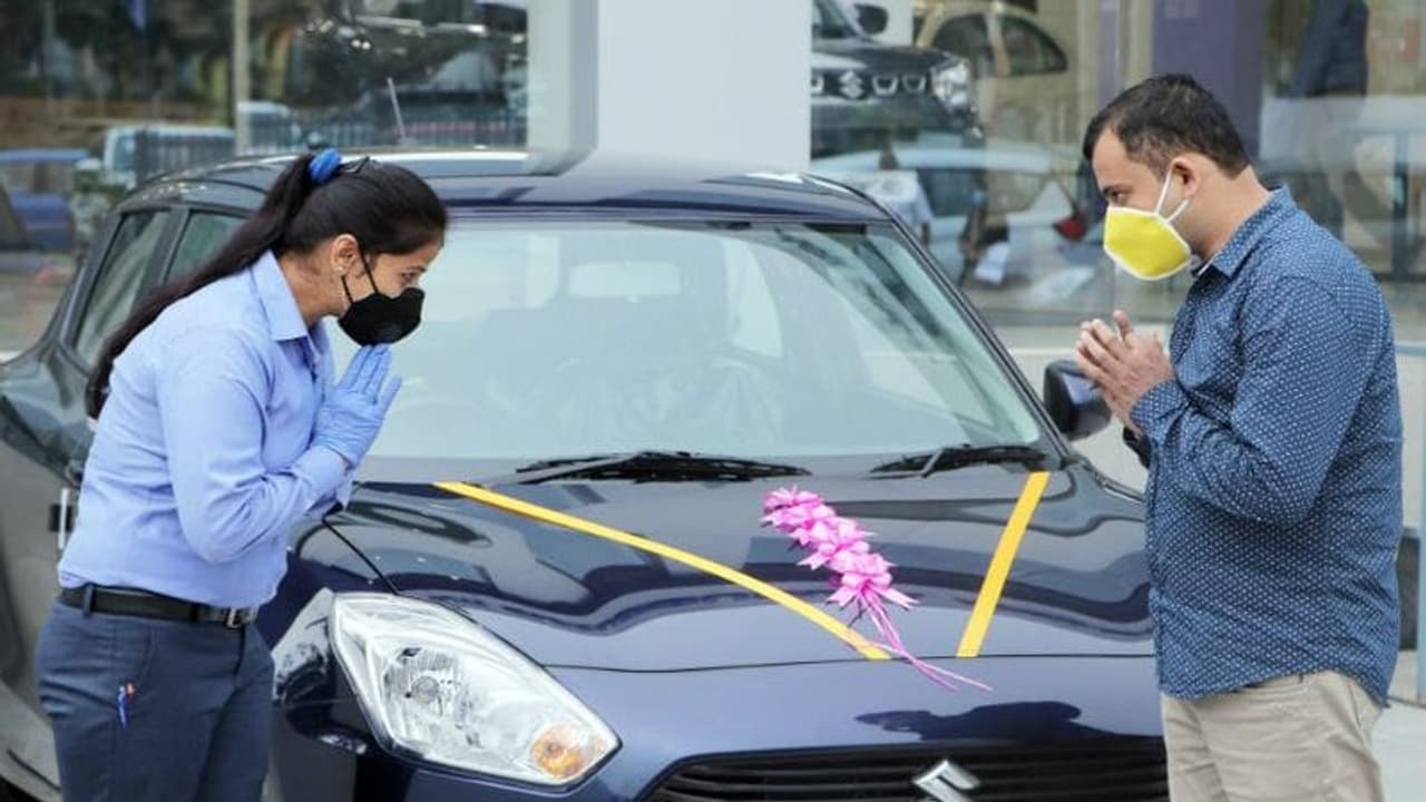 పండుగ సీజన్లో మొదటిసారి కార్లు కొంటున్నవారే అధికం.. గ్రామీణ ప్రాంతాలలో పెరిగిన అమ్మకాలు.. పండుగ సీజన్లో మొదటిసారి కార్లు కొంటున్నవారే అధికం.. గ్రామీణ ప్రాంతాలలో పెరిగిన అమ్మకాలు..