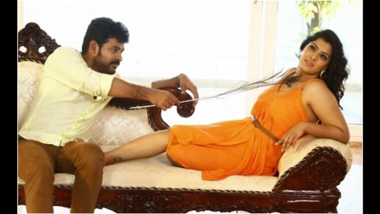 இன்று வெளியாக வேண்டிய படத்திற்கு வந்த சோதனை... நீதிமன்ற உத்தரவால் ஆடிப்போன படக்குழு...! இன்று வெளியாக வேண்டிய படத்திற்கு வந்த சோதனை... நீதிமன்ற உத்தரவால் ஆடிப்போன படக்குழு...!