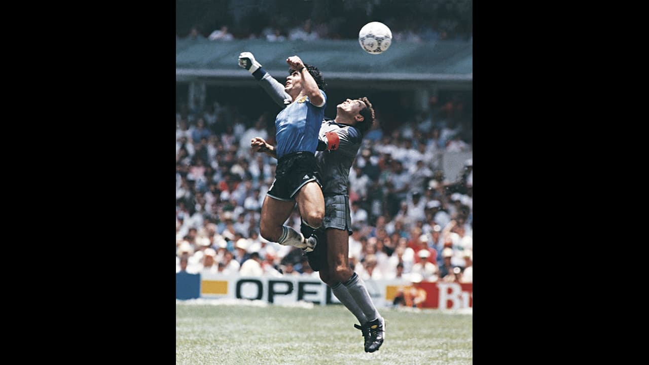 ಮರಡೋನಾ 'ಹ್ಯಾಂಡ್‌ ಆಫ್‌ ಗಾಡ್‌' ಚೆಂಡು 19 ಕೋಟಿ ರುಪಾಯಿಗೆ ಸೇಲ್..!