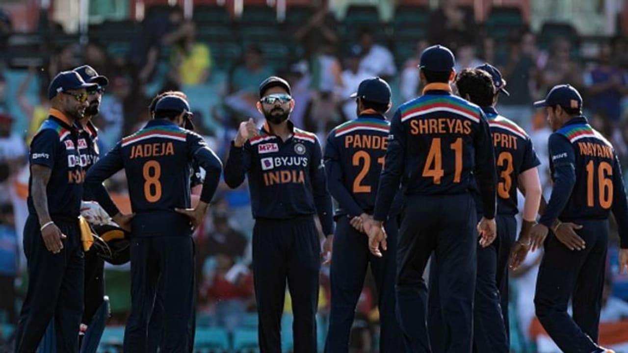 ടി20 ലോകകപ്പ്: പാക്കിസ്ഥാനെതിരായ മത്സരത്തിനുള്ള ഇന്ത്യന് ഇലവനെ തെരഞ്ഞെടുത്ത് ഗംഭീര് ടി20 ലോകകപ്പ്: പാക്കിസ്ഥാനെതിരായ മത്സരത്തിനുള്ള ഇന്ത്യന് ഇലവനെ തെരഞ്ഞെടുത്ത് ഗംഭീര്