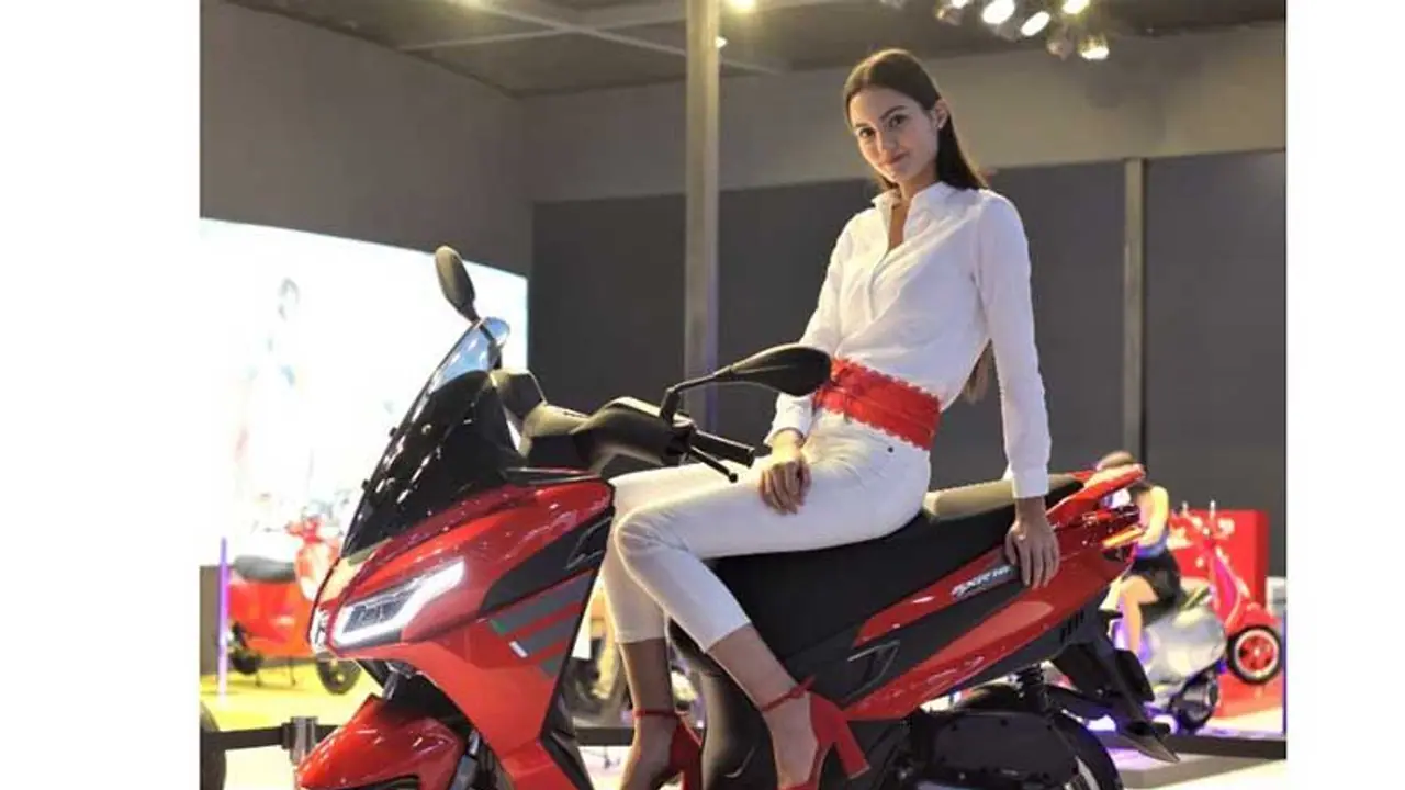 ఇండియన్ మార్కెట్లోకి ఏప్రిలియా ఎస్ఎక్స్ఆర్ 160 ప్రీమియం స్కూటర్.. మైలేజ్ ఎంతంటే ? ఇండియన్ మార్కెట్లోకి ఏప్రిలియా ఎస్ఎక్స్ఆర్ 160 ప్రీమియం స్కూటర్.. మైలేజ్ ఎంతంటే ?