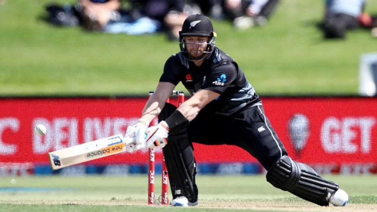 IRE vs NZ முதல் டி20: க்ளென் ஃபிலிப்ஸ் அதிரடி அரைசதம்.. அயர்லாந்துக்கு சவாலான இலக்கை நிர்ணயித்த நியூசிலாந்து