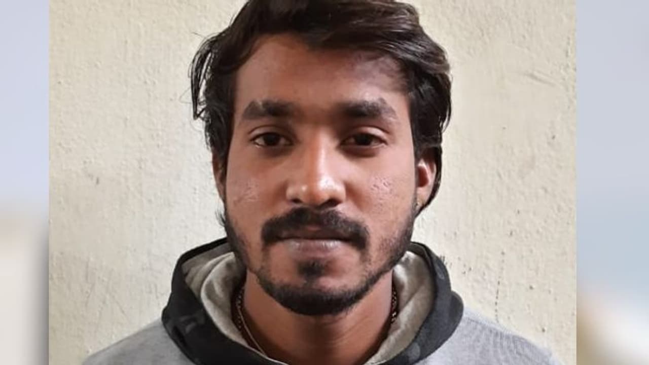 ফের অ্যাপ বাইক চালকের শ্লীলতাহানির শিকার তরুণী, ধৃত তিলজলার ধীরাজ ফের অ্যাপ বাইক চালকের শ্লীলতাহানির শিকার তরুণী, ধৃত তিলজলার ধীরাজ