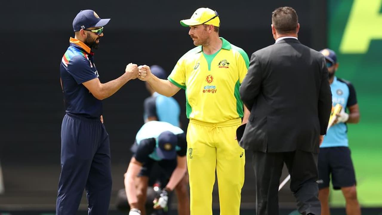 টি২০ সিরিজে নামার আগে আত্মিবিশ্বাসী টিম ইন্ডিয়া, চোট সমস্যায় জর্জরিত অজিরা টি২০ সিরিজে নামার আগে আত্মিবিশ্বাসী টিম ইন্ডিয়া, চোট সমস্যায় জর্জরিত অজিরা