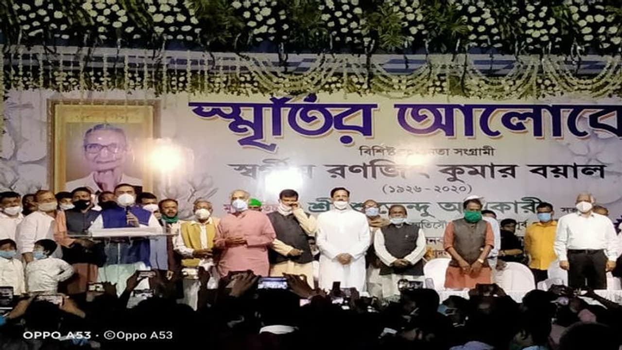 দল বদলের জল্পনা জিইয়ে রাখলেন শুভেন্দু, অরাজনৈতিক সভা থেকে মানুষের সেবার বার্তা দিলেন