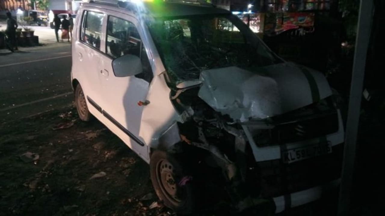 കാറും ബൈക്കും കൂട്ടിയിടിച്ച് ആറ് വയസുള്ള കുട്ടി മരിച്ചു കാറും ബൈക്കും കൂട്ടിയിടിച്ച് ആറ് വയസുള്ള കുട്ടി മരിച്ചു