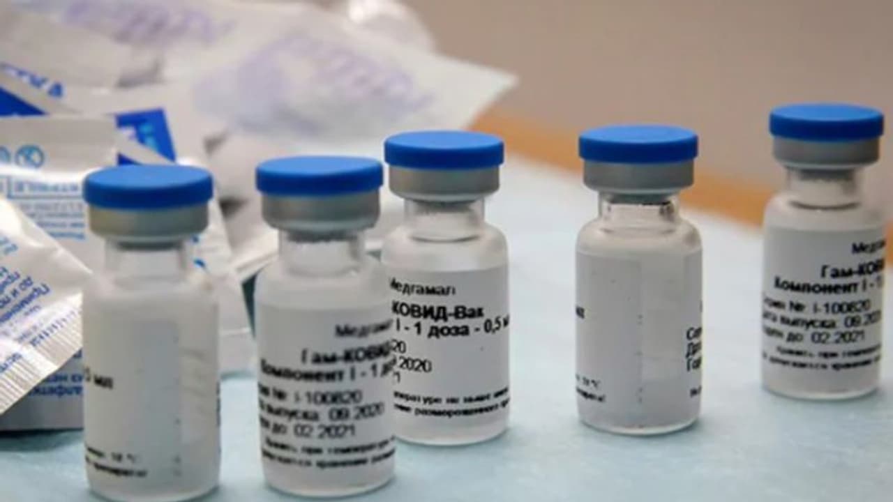 വാക്സിന് ആരോഗ്യപ്രശ്നങ്ങളുണ്ടാക്കിയെന്ന് വൊളണ്ടിയര്; പരാതിക്കാരനെതിരെ 100 കോടിയുടെ മാനനഷ്ടക്കേസ് വാക്സിന് ആരോഗ്യപ്രശ്നങ്ങളുണ്ടാക്കിയെന്ന് വൊളണ്ടിയര്; പരാതിക്കാരനെതിരെ 100 കോടിയുടെ മാനനഷ്ടക്കേസ്