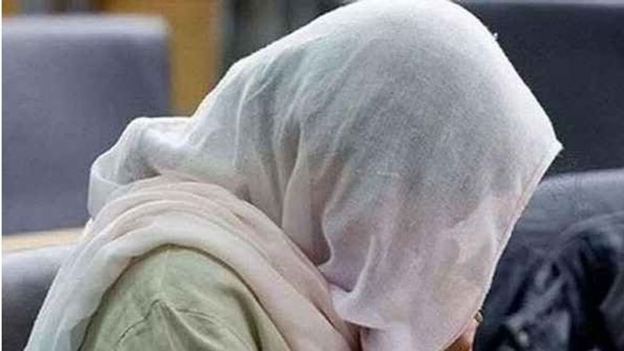 ಬ್ರಾಹ್ಮಣ ಕುಟುಂಬದಲ್ಲಿ ಹುಟ್ಟಿದ ಮಹಿಳೆಗೆ ಜೈನ ಧರ್ಮ ಸ್ವೀಕಾರ ಮಾಡಲು ಒತ್ತಡ