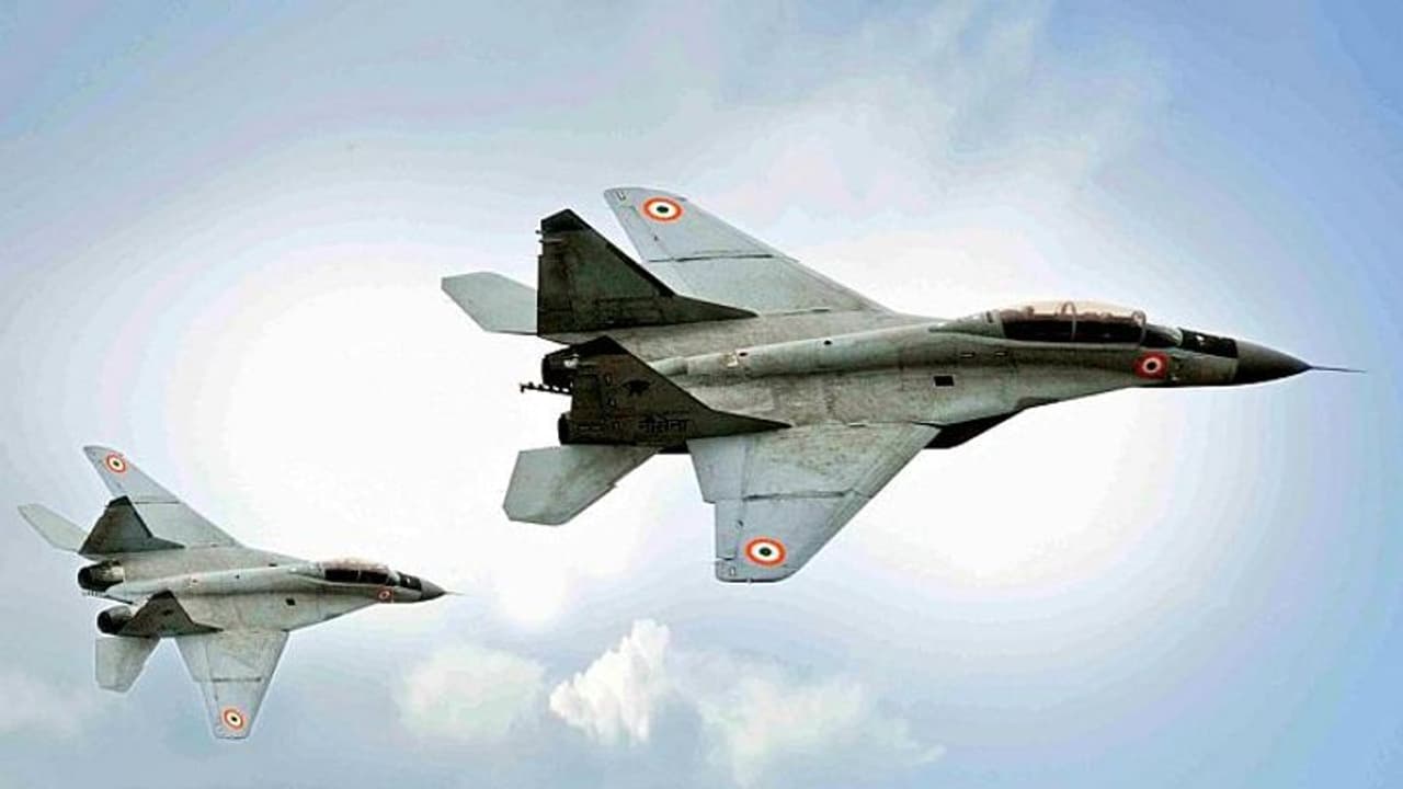 MiG 29K debris spotted, search continues for Commander Nishant Singh MiG 29K debris spotted, search continues for Commander Nishant Singh