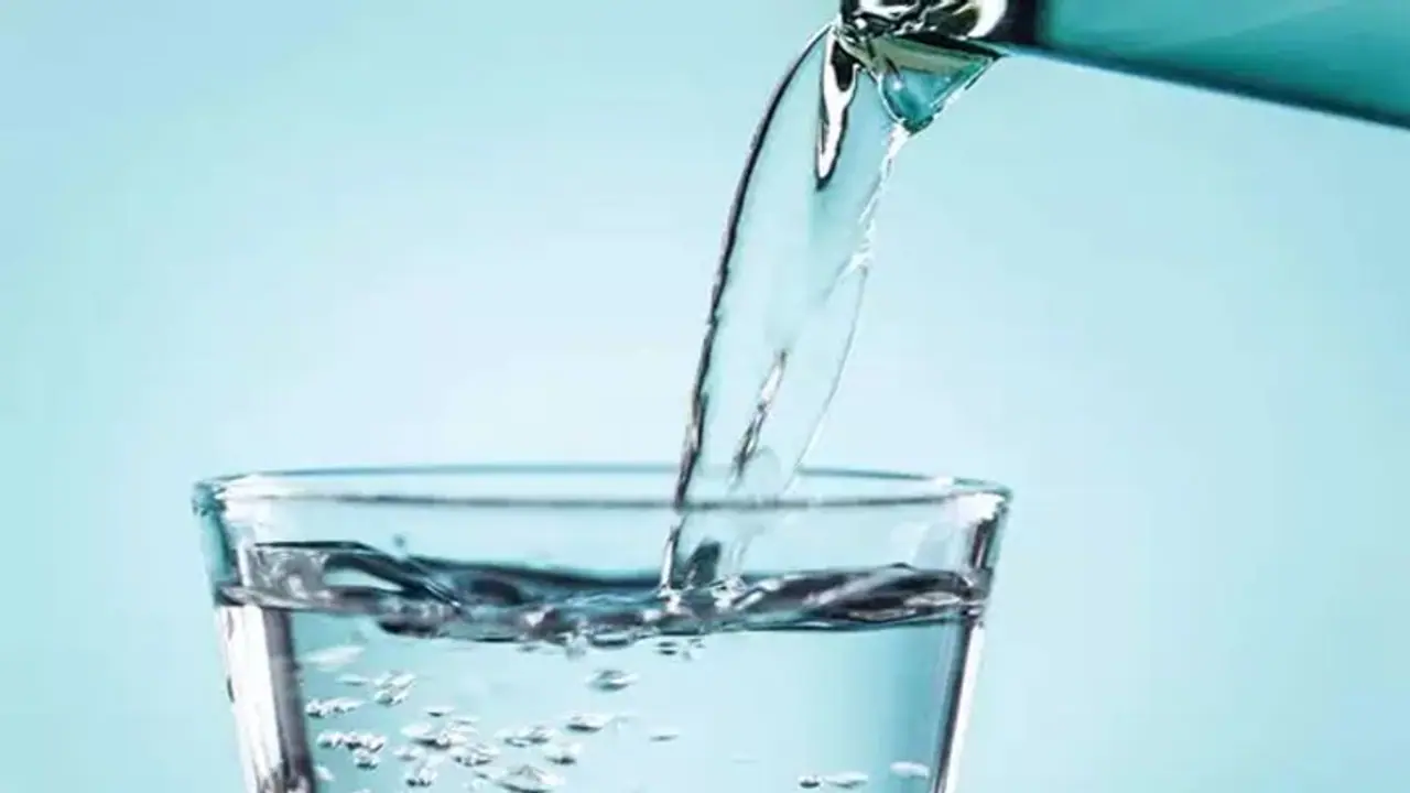 ఏలూరు మిస్టరీ: ఆ మూడు కాలువల్లో రసాయనాలు ఏలూరు మిస్టరీ: ఆ మూడు కాలువల్లో రసాయనాలు