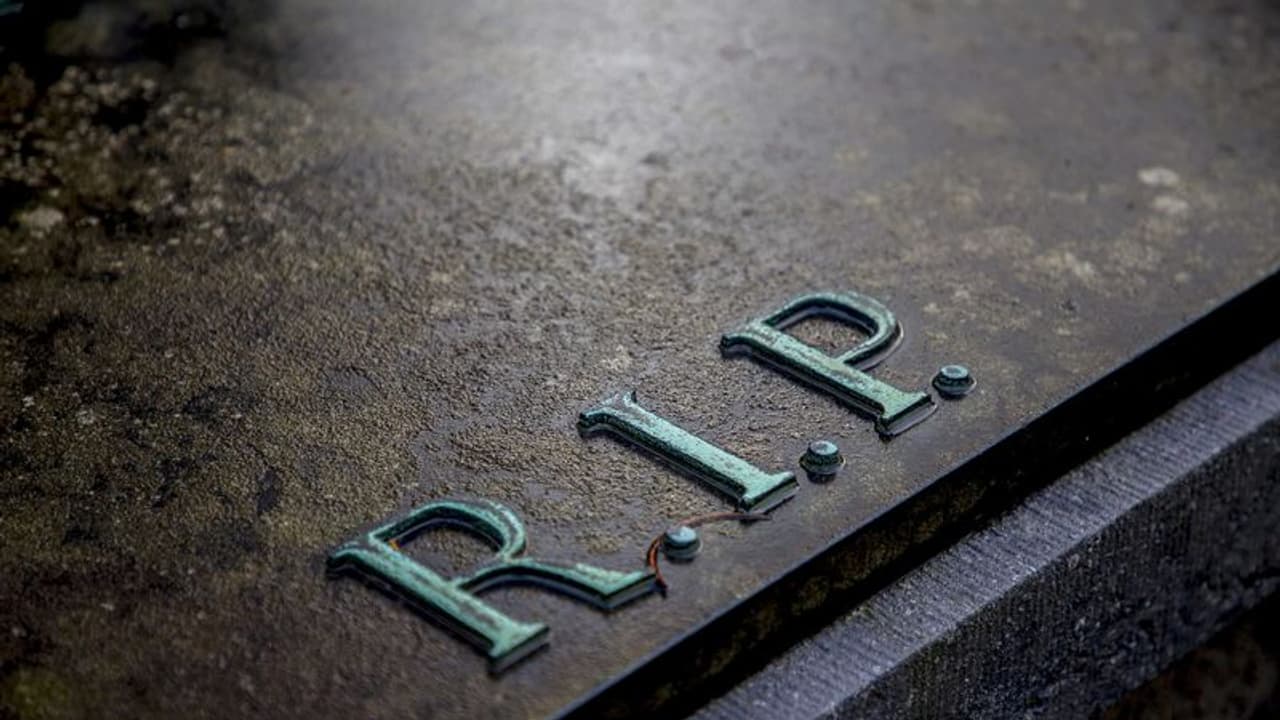 ശവപ്പെട്ടികളിൽ അടക്കുന്ന മൃതദേഹം മണ്ണോട് ചേരുന്നില്ല, നേരിട്ട് മണ്ണിൽ അടക്കി അർത്തുങ്കൽ സെന്റ് ജോർജ് പള്ളി ശവപ്പെട്ടികളിൽ അടക്കുന്ന മൃതദേഹം മണ്ണോട് ചേരുന്നില്ല, നേരിട്ട് മണ്ണിൽ അടക്കി അർത്തുങ്കൽ സെന്റ് ജോർജ് പള്ളി