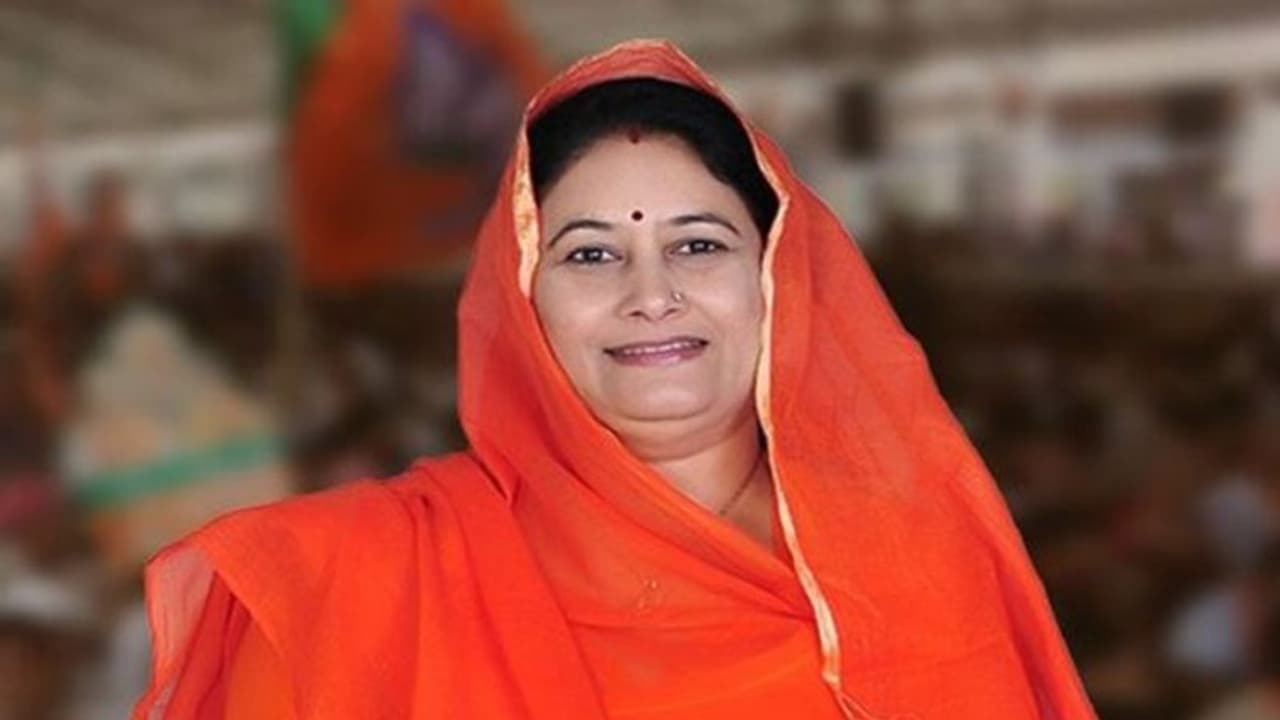 കൊവിഡ് ബാധിച്ച് ബിജെപി എംഎല്എ കിരണ് മഹേശ്വരി അന്തരിച്ചു കൊവിഡ് ബാധിച്ച് ബിജെപി എംഎല്എ കിരണ് മഹേശ്വരി അന്തരിച്ചു