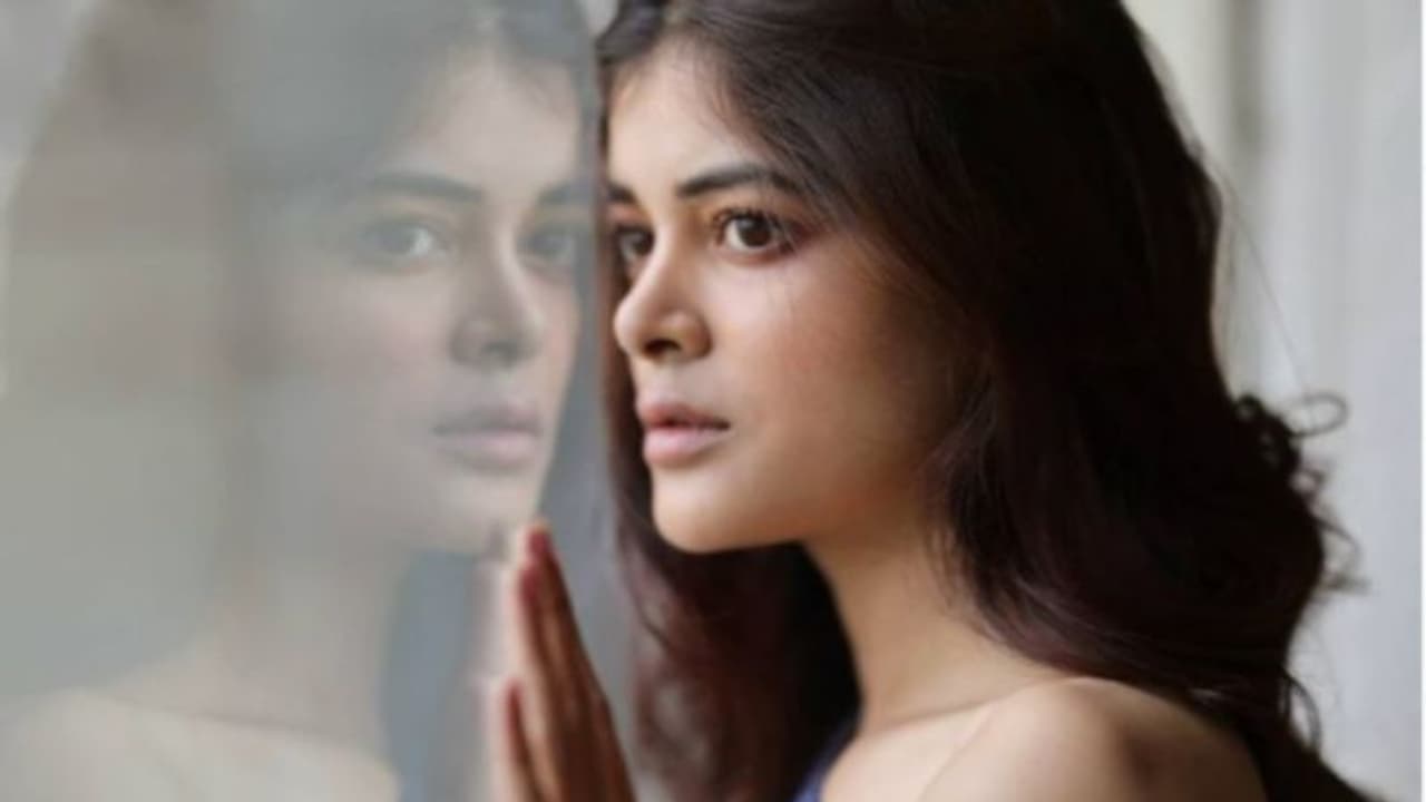 'আয় দেখে যা', শরীরের জ্বালা মেটাতে কাকে কাছে চাইছেন মধুমিতা 'আয় দেখে যা', শরীরের জ্বালা মেটাতে কাকে কাছে চাইছেন মধুমিতা