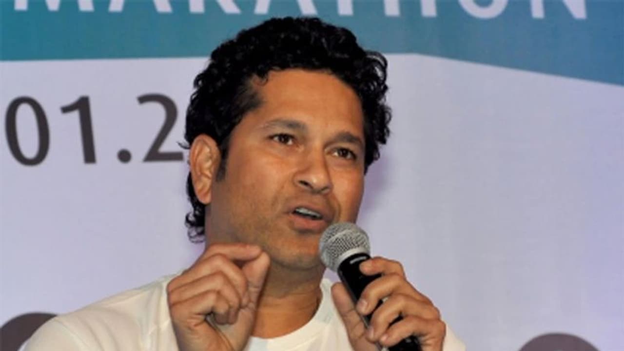 পিঙ্ক বল টেস্ট কীভাবে সফল হবেন ব্যাটসম্যানরা, টিপস দিলেন 'মাস্টার ব্লাস্টার' পিঙ্ক বল টেস্ট কীভাবে সফল হবেন ব্যাটসম্যানরা, টিপস দিলেন 'মাস্টার ব্লাস্টার'