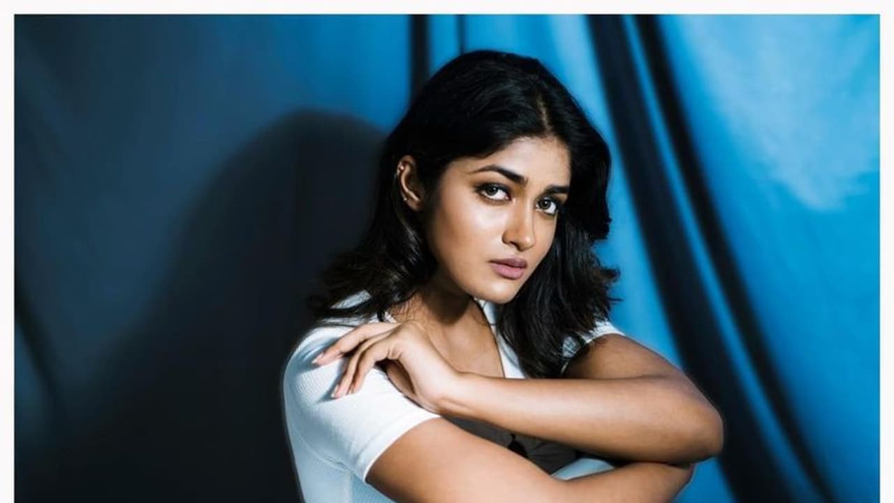 రవితేజ హీరోయిన్ ఇంట్లో పదిమందికి కరోనా!